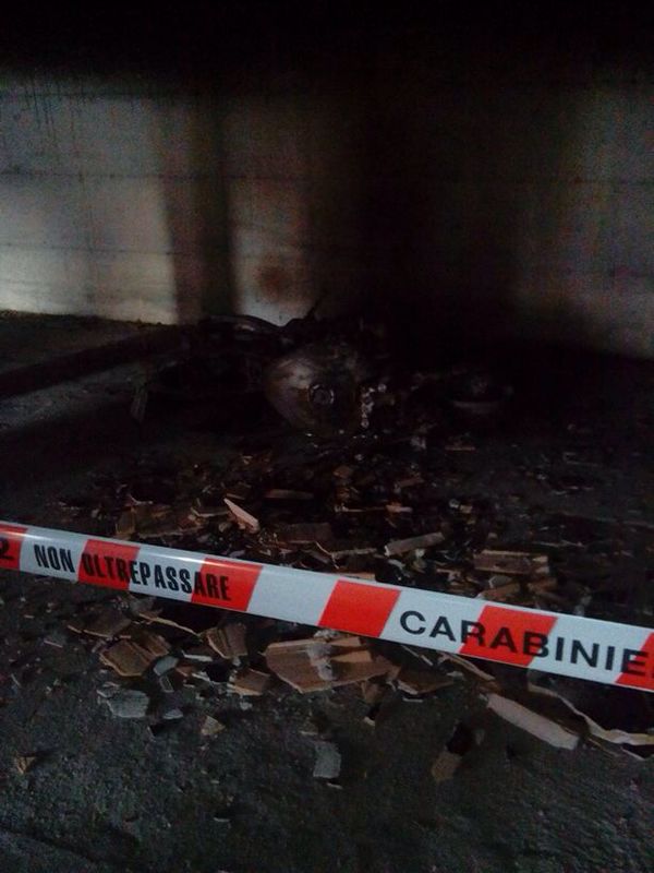 Attentato intimidatorio contro i carabinieri. bruciata nella notte la moto del comandante della stazione Carabinieri di Brancaleone